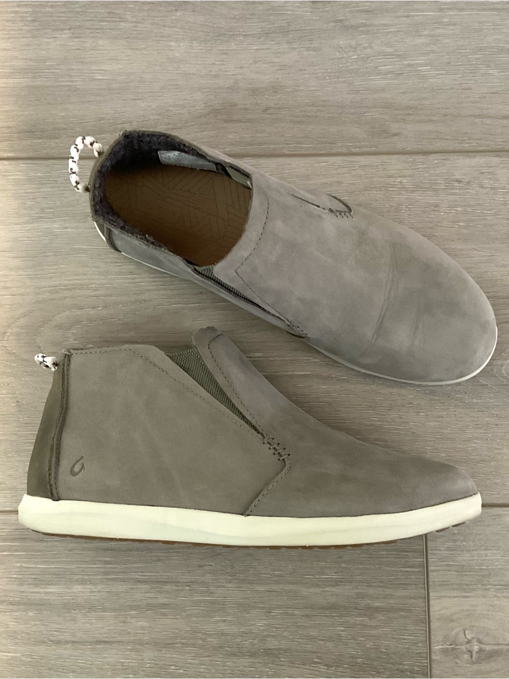 OLUKAI Hawai'iloa Manu Hope Sneaker Boot in Sage Suede Size 8.5